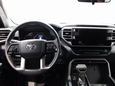 Used 2022 Toyota Tundra SR5 AWD/4WD image 12