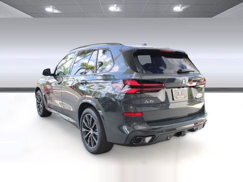 New 2026 BMW X5 xDrive50e image 3