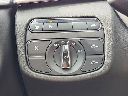 Used 2022 INFINITI QX50 Essential image 18