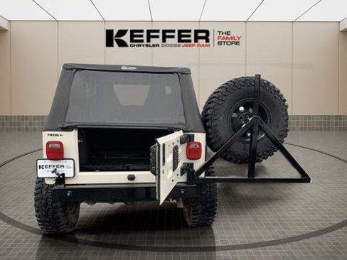 Used 2005 Jeep Wrangler Unlimited Rubicon AWD/4WD image 22