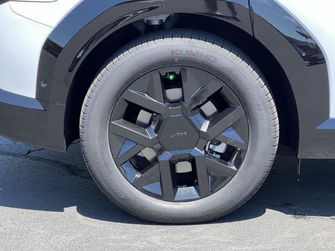 Used 2026 Kia EV9 Land w/ Nightfall Edition Package AWD/4WD image 15