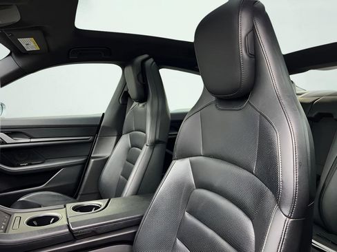 Used 2020 Porsche Taycan 4S image 42