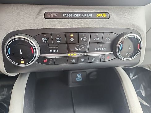 Certified 2023 Ford Escape Active image 20