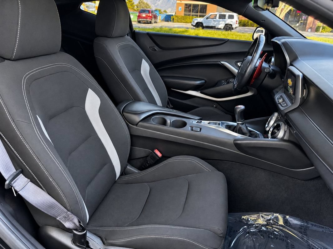 Used 2016 Chevrolet Camaro SS RWD image 14
