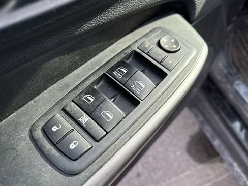 Used 2019 Jeep Cherokee Limited image 21