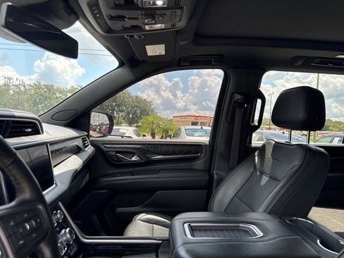 Used 2023 GMC Yukon XL Denali image 24