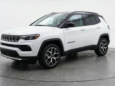 Used 2025 Jeep Compass Limited AWD/4WD image 3