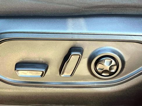 Certified 2023 Jeep Grand Cherokee Laredo image 19