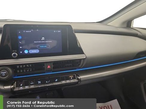 Used 2025 Toyota Prius AWD image 18