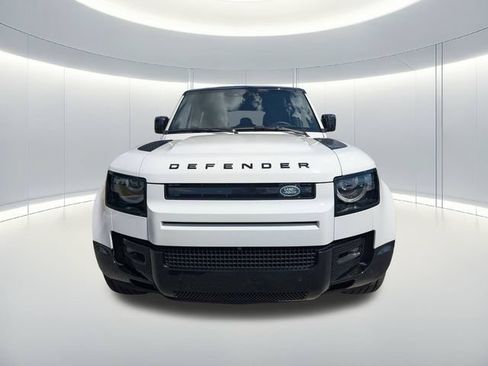 Certified 2025 Land Rover Defender 110 X-Dynamic SE AWD/4WD image 8