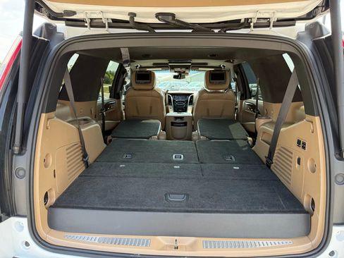 Used 2019 Cadillac Escalade Platinum image 48