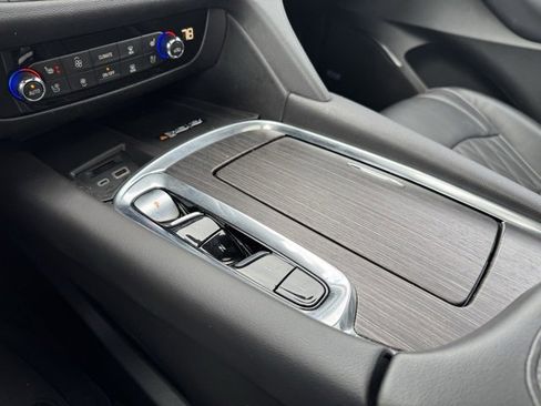 Used 2022 Buick Enclave Avenir w/ Avenir Technology Package image 13