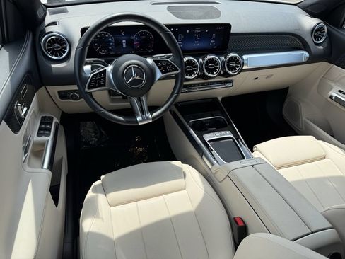 Certified 2025 Mercedes-Benz GLB 250 4MATIC image 15