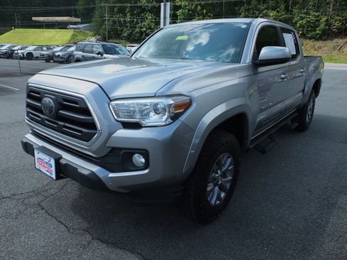 Used 2019 Toyota Tacoma SR5 RWD image 7