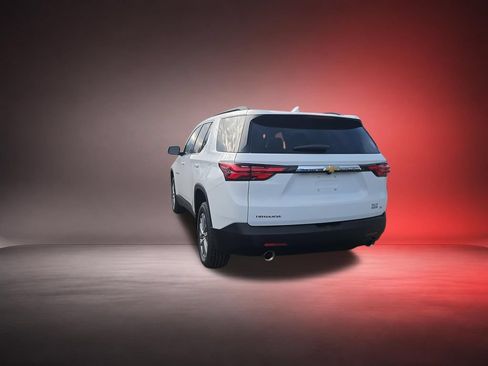 Used 2023 Chevrolet Traverse LT FWD image 7