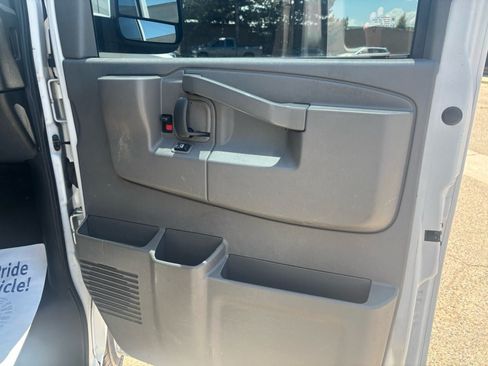 Used 2020 GMC Savana 2500 w/ Driver Convenience Package RWD image 9