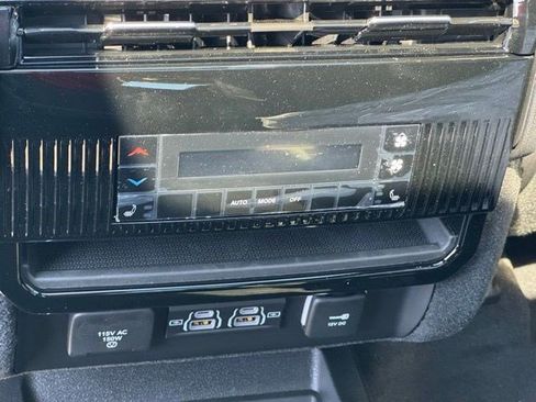 New 2026 Jeep Grand Wagoneer Limited AWD/4WD image 36