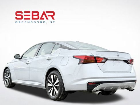 Used 2022 Nissan Altima 2.5 SV w/ SV Premium Package image 10