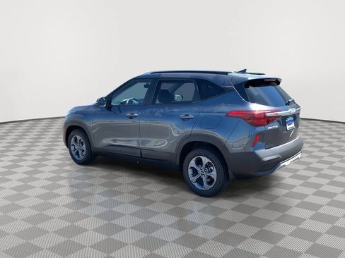 Used 2023 Kia Seltos LX FWD image 5