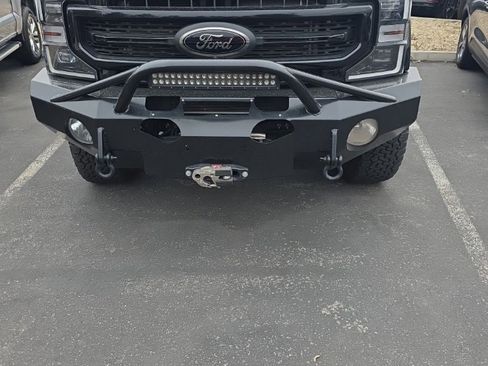 Used 2021 Ford F350 Lariat image 2