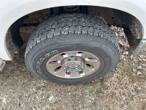 Used 2010 Ford F350 Lariat image 11