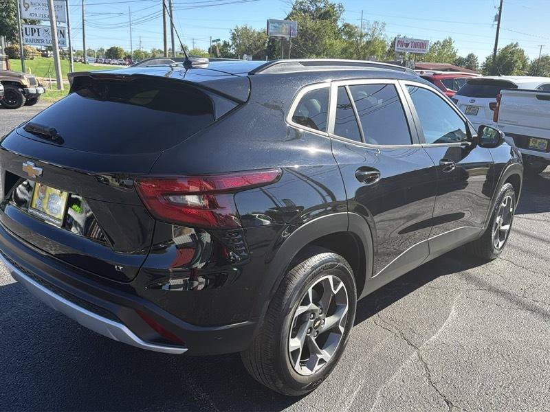 Used 2024 Chevrolet Trax LT FWD image 7