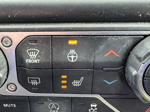 Used 2018 Jeep Wrangler Unlimited Sport S image 19