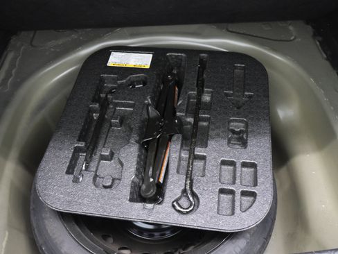 Used 2024 Toyota Corolla LE FWD image 27