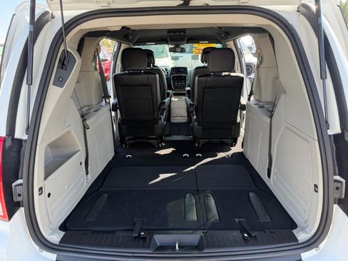 Used 2018 Dodge Grand Caravan SXT image 48