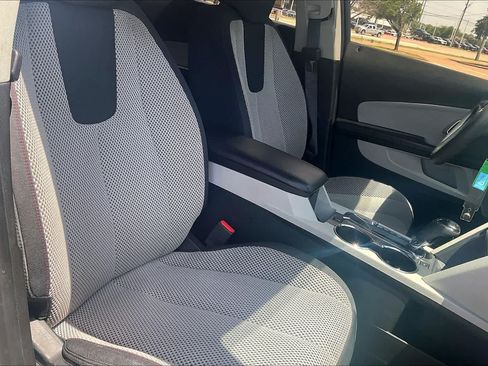 Used 2017 Chevrolet Equinox LS FWD image 11