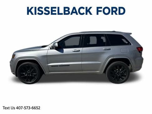 Used 2017 Jeep Grand Cherokee Altitude image 6