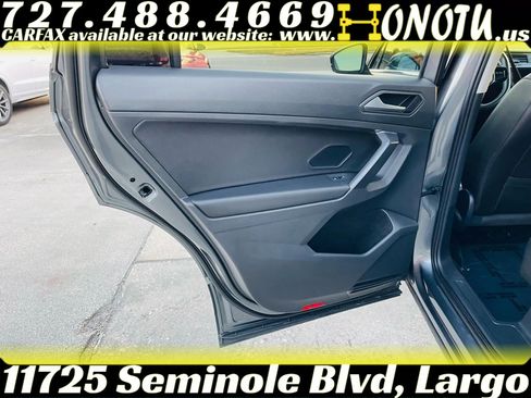 Used 2021 Volkswagen Tiguan SE image 18