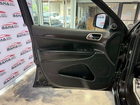 Used 2014 Jeep Grand Cherokee Laredo w/ 18" Wheel & 8.4" Radio Group AWD/4WD image 39