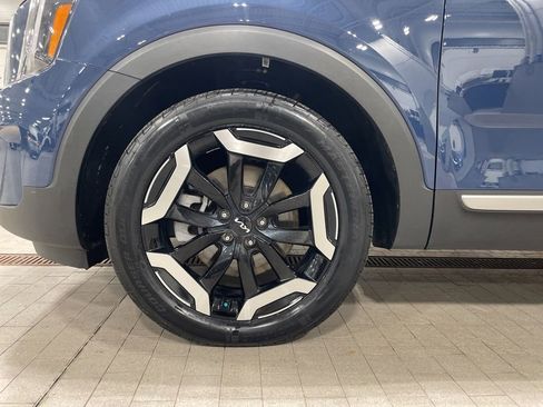 Used 2024 Kia Telluride EX w/ EX Captain's Chair Package image 31