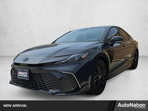 Used 2026 Toyota Camry SE w/ Convenience Package image 1