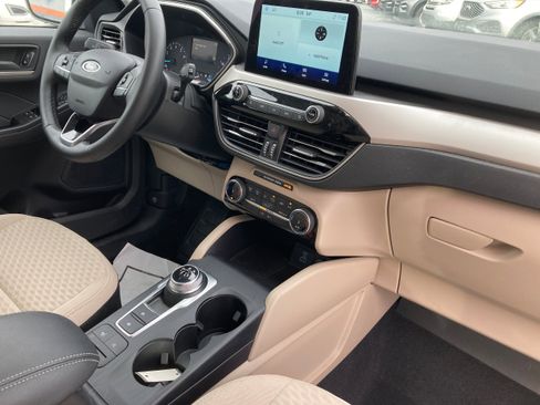 Certified 2022 Ford Escape SE w/ Convenience Package image 14