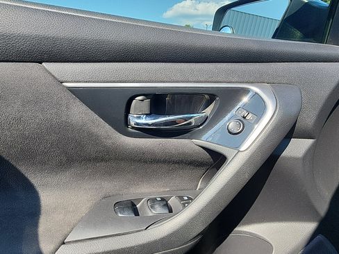 Used 2014 Nissan Altima 2.5 SV FWD image 18
