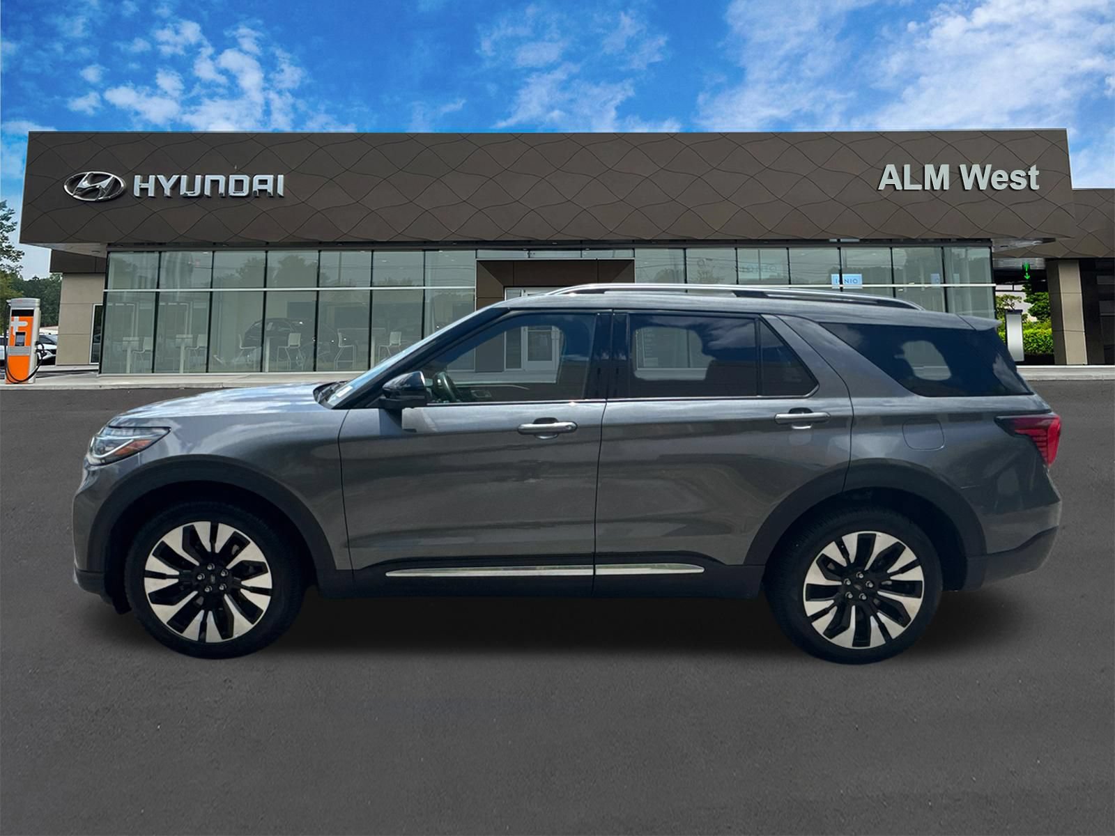 Used 2026 Ford Explorer Platinum w/ LUX Leather Package AWD/4WD image 8