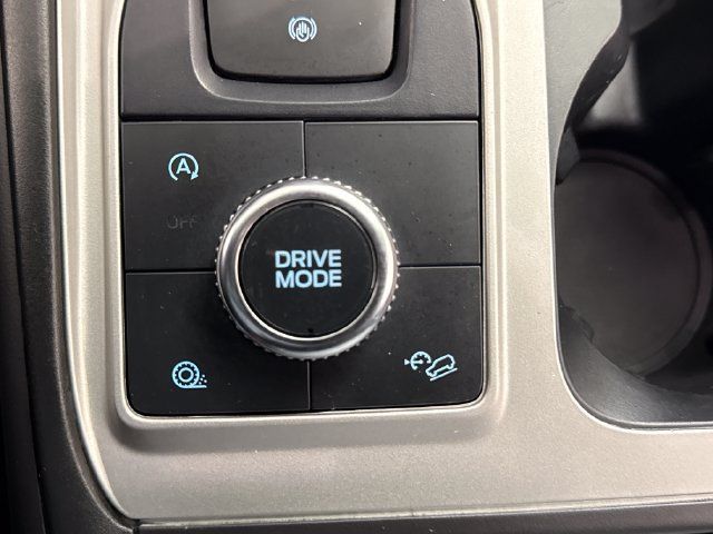 Used 2024 Ford Explorer XLT AWD/4WD image 41