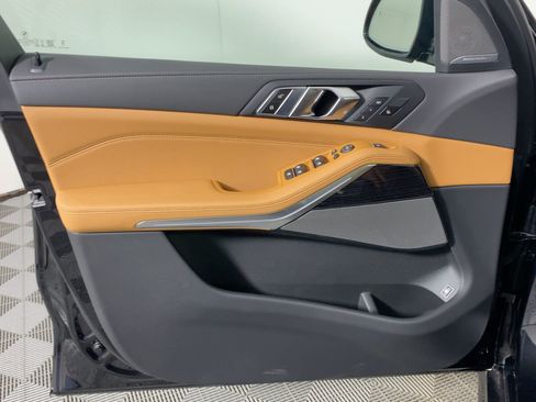 Used 2026 BMW X5 xDrive50e w/ M Sport Package AWD/4WD image 10