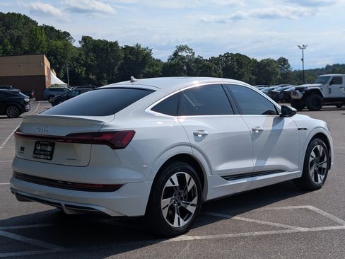 Used 2021 Audi e-tron Premium AWD/4WD image 9
