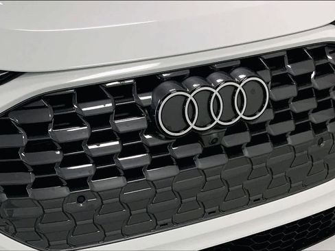 Used 2025 Audi Q5 Premium Plus w/ Premium Plus AWD/4WD image 30