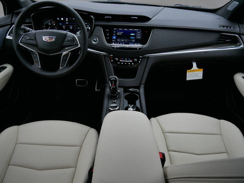 New 2026 Cadillac XT5 Sportv w/ LPO, Floor Liner Package image 8