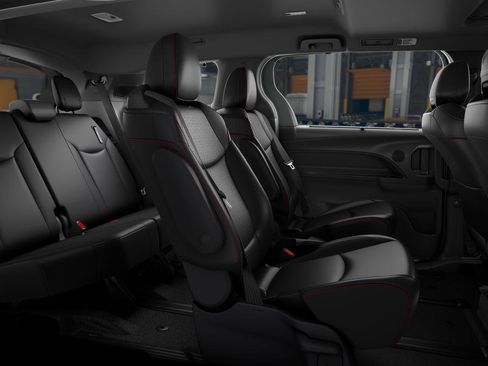 New 2026 Toyota Sienna XSE image 2