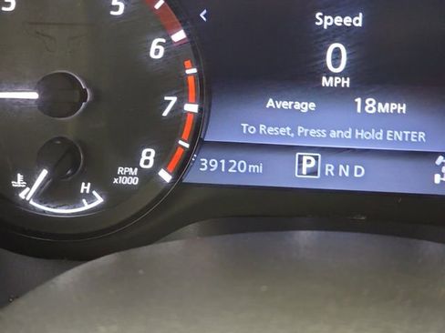 Used 2024 Nissan Titan PRO-4X w/ Pro-4x Convenience Package image 27