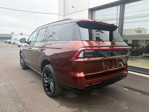 New 2027 Lincoln Navigator Reserve w/ Jet Appearance Package AWD/4WD image 2