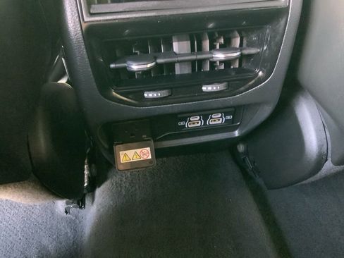 Certified 2023 Jeep Grand Cherokee Altitude image 18