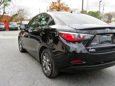 Used 2019 Toyota Yaris LE image 34
