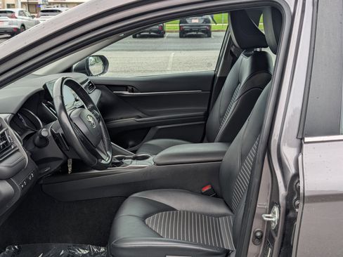 Used 2023 Toyota Camry SE image 14