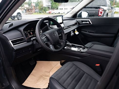 New 2026 Mitsubishi Outlander SE image 18